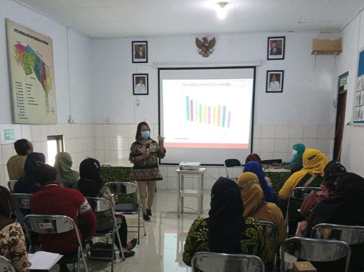 Pemerintah Kota Surabaya bersama TP PKK Kota Surabaya terus mengupayakan program pencegahan Balita stunting melalui Jago Ceting alias Jagongan Cegah Stunting.