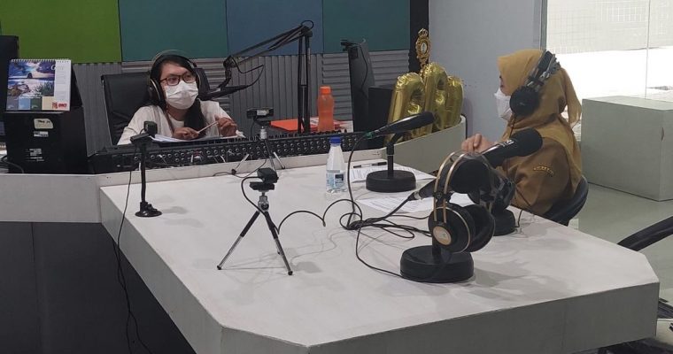 SIARAN DI STUDIO PRO 1 RRI KOTA SURABAYA TERKAIT JAMBAN SEHAT DI KOTA SURABAYA