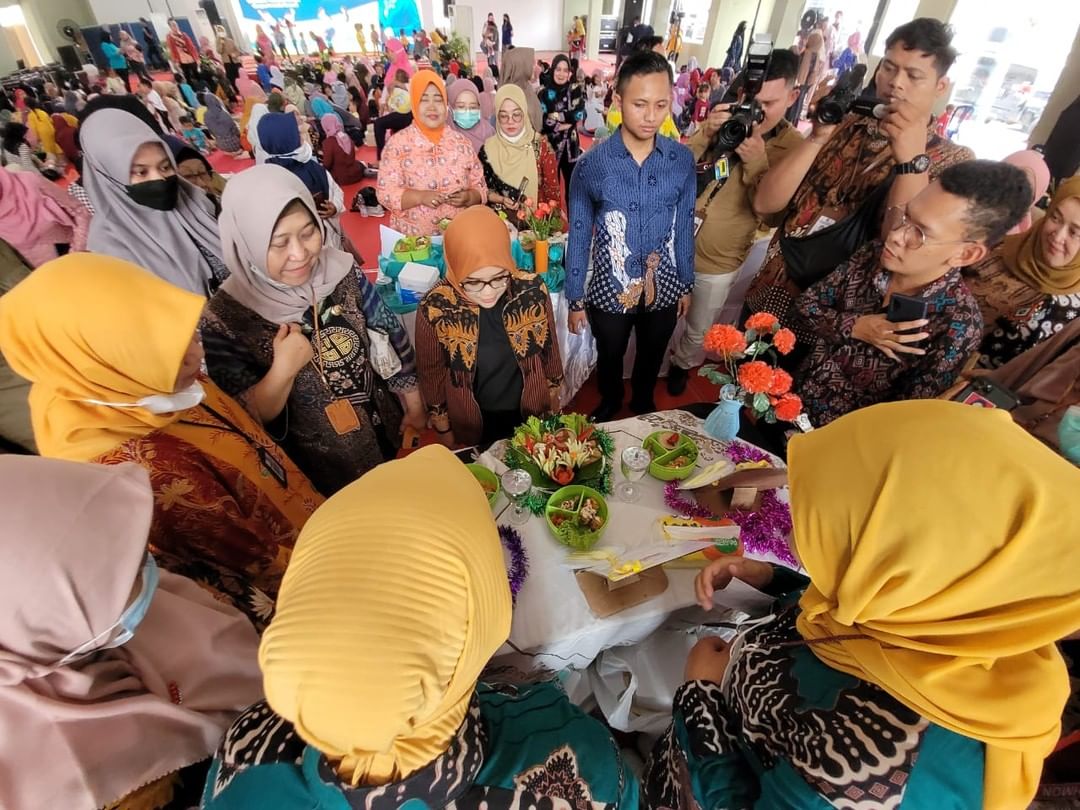 Hari Gizi Nasional (HGN) Ke-63 Tahun 2023 di Kota Surabaya diisi dengan Gerakan Makan Protein Hewani Serentak