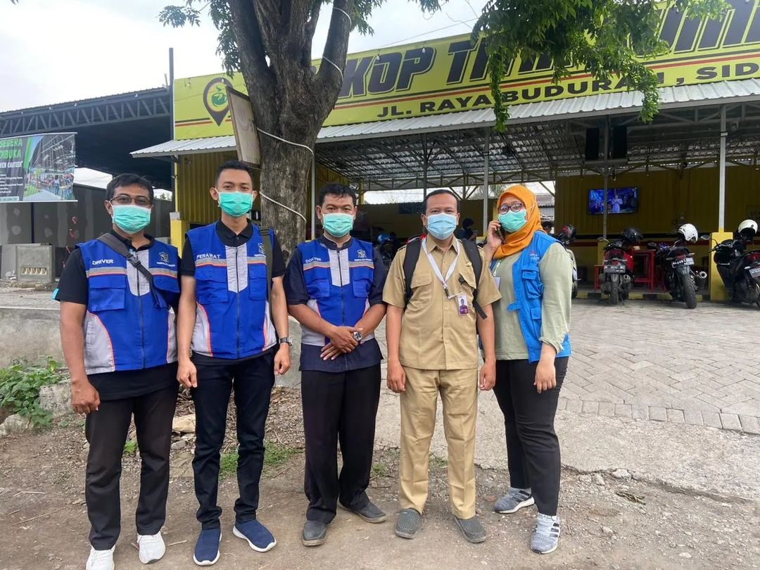 Dinkes Kota Surabaya yang bertugas sebagai tim P3K dalam rangkaian acara 1 Abad Nahdlatul Ulama di Sidoarjo.