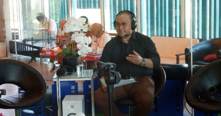 PEMKOT Surabaya On Air di Radio Suara Surabaya dengan topik Kenali Nyeri Dada pada Penyakit Jantung Koroner.