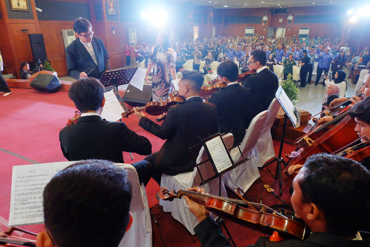 DINAS KESEHATAN KOTA SURABAYA GELAR PELAKSANAAN PENYULUHAN MELALUI MEDIA KIE VIDEOGRAFI ORKESTRA CINTA MERDEKA. TBC