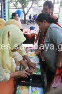 Kader Lalui Kesulitan Agar Tetap bisa Laksanakan Posyandu