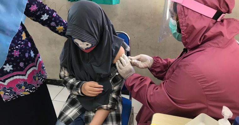 Tegaknya Penerapan Protokol Kesehatan Puskesmas Jagir pada Pelaksanaan Imunisasi Sekolah