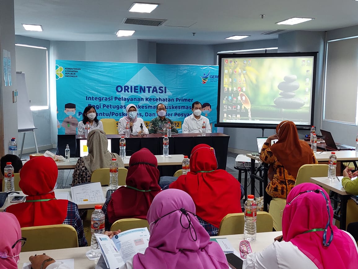 ORIENTASI INTEGRASI PELAYANAN KESEHATAN PRIMER BAGI PETUGAS PUSKESMAS, PUSKESMAS PEMBANTU/POSKESDES DAN KADER POSYANDU.
